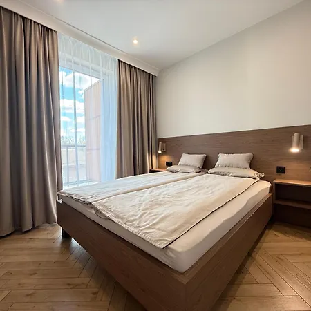 Klonova Z Tarasem Apartamento